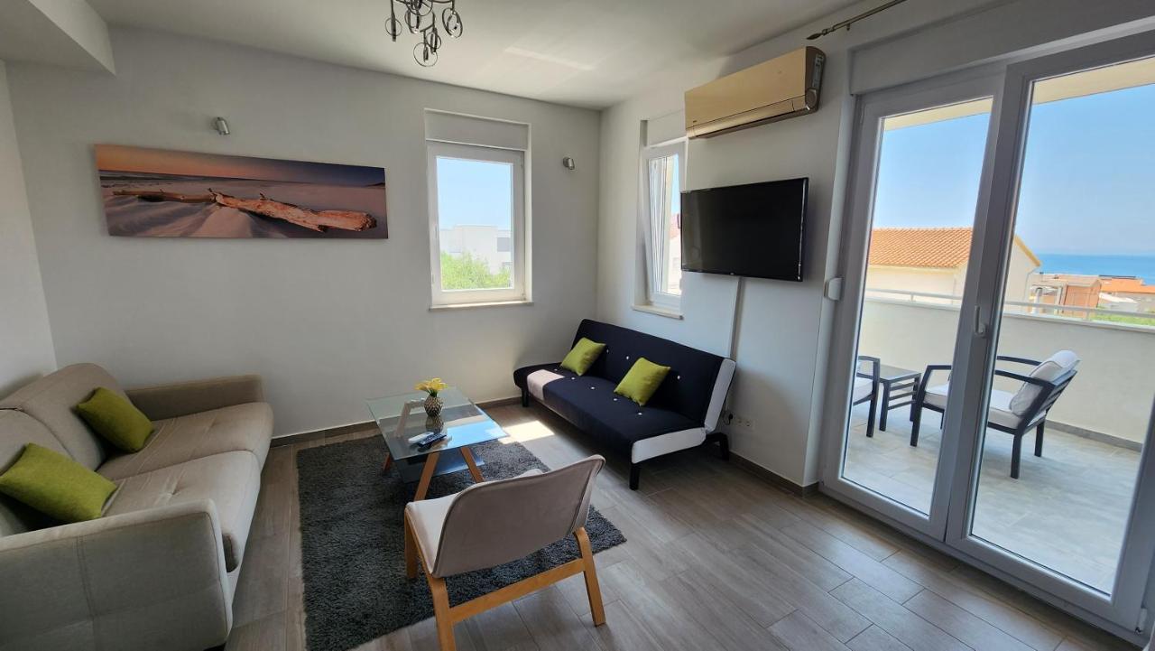 The Sands Luxe Pool Apartment Novalja