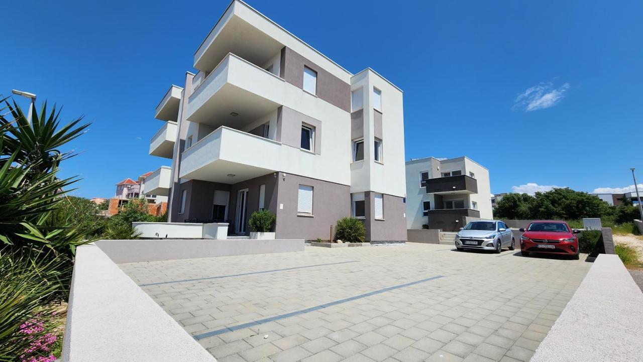 The Sands Luxe Pool Apartment Novalja